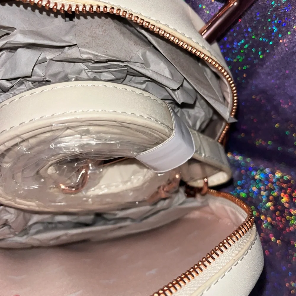 Loungefly Disney Princess, Round crossbody